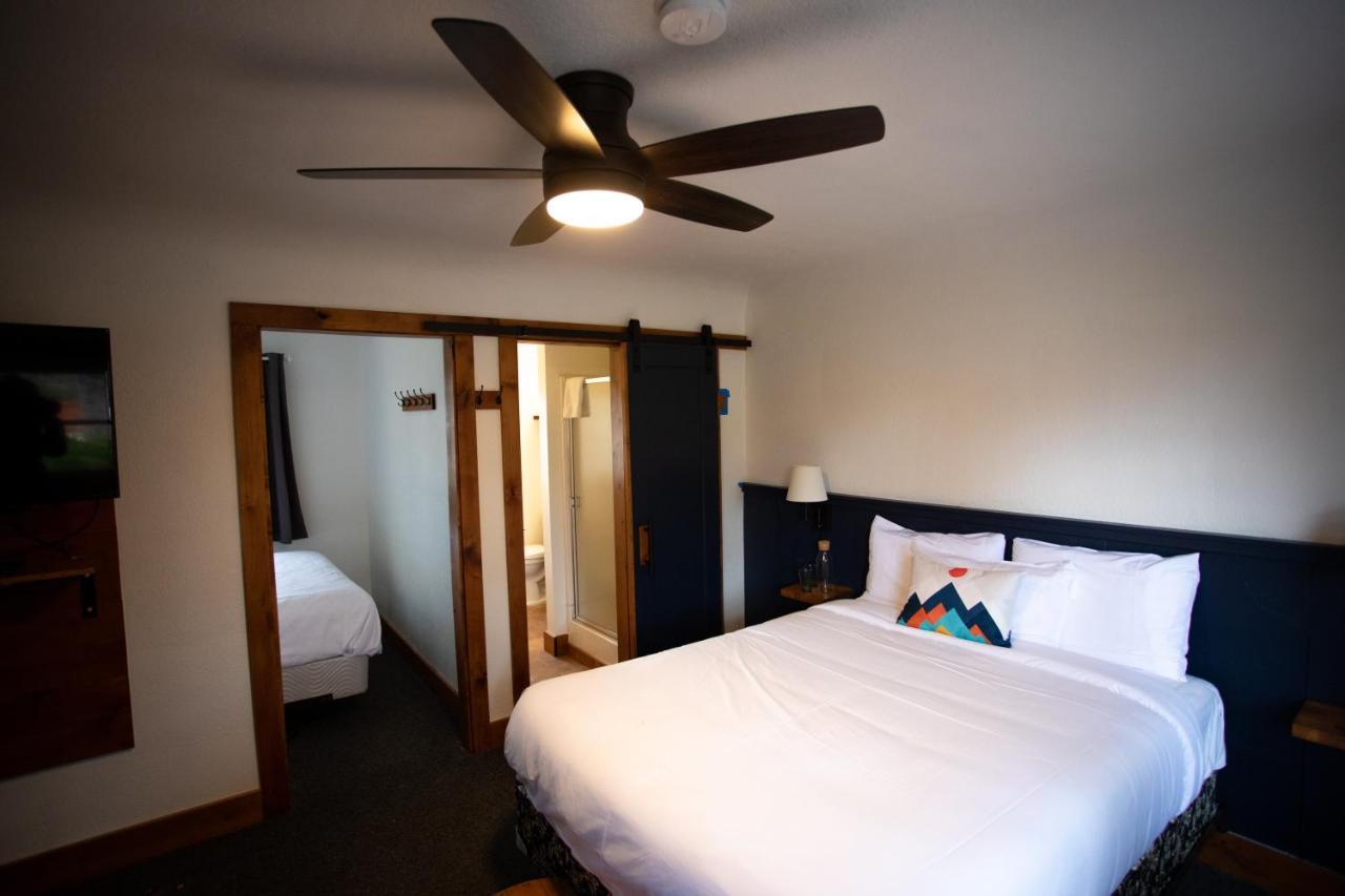 Left Coast Lodge - Pet Friendly シスターズ エクステリア 写真