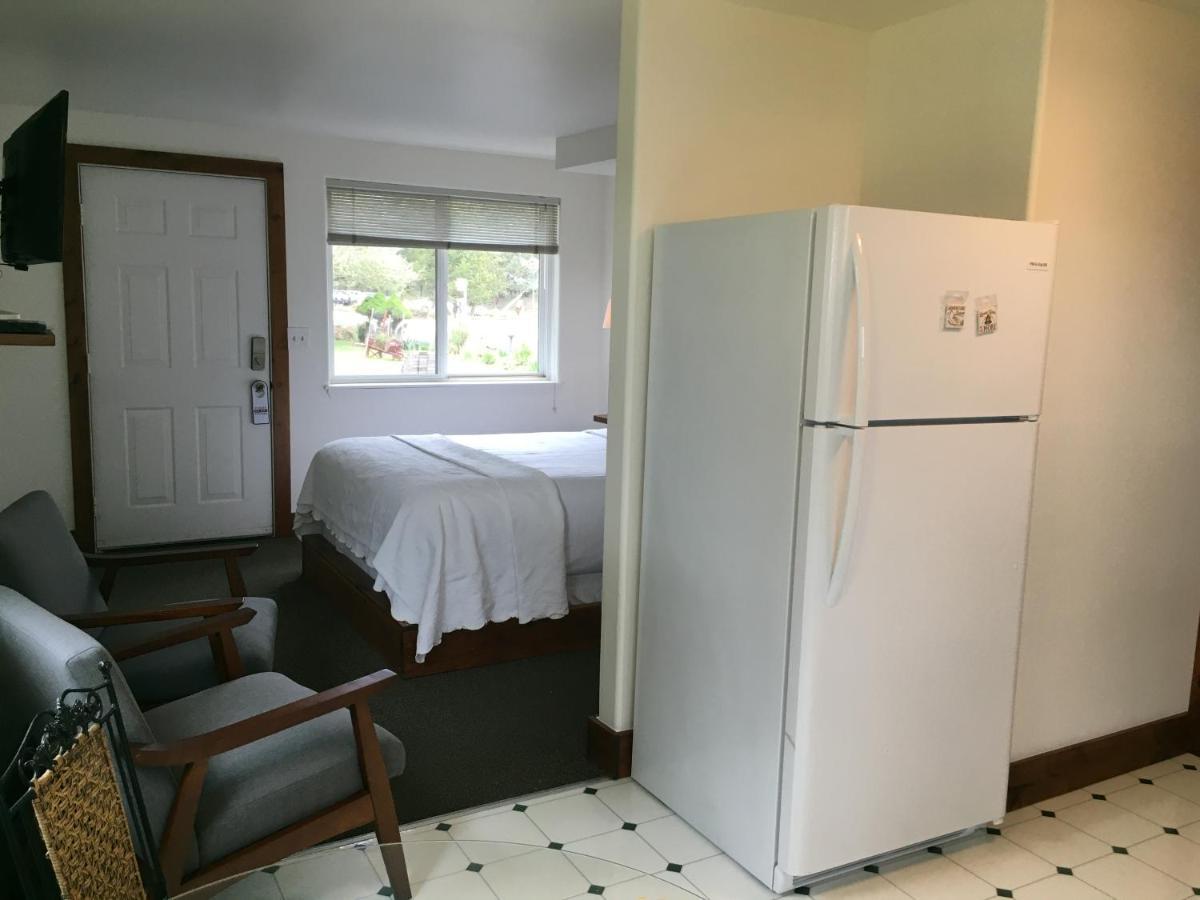 Left Coast Lodge - Pet Friendly シスターズ エクステリア 写真