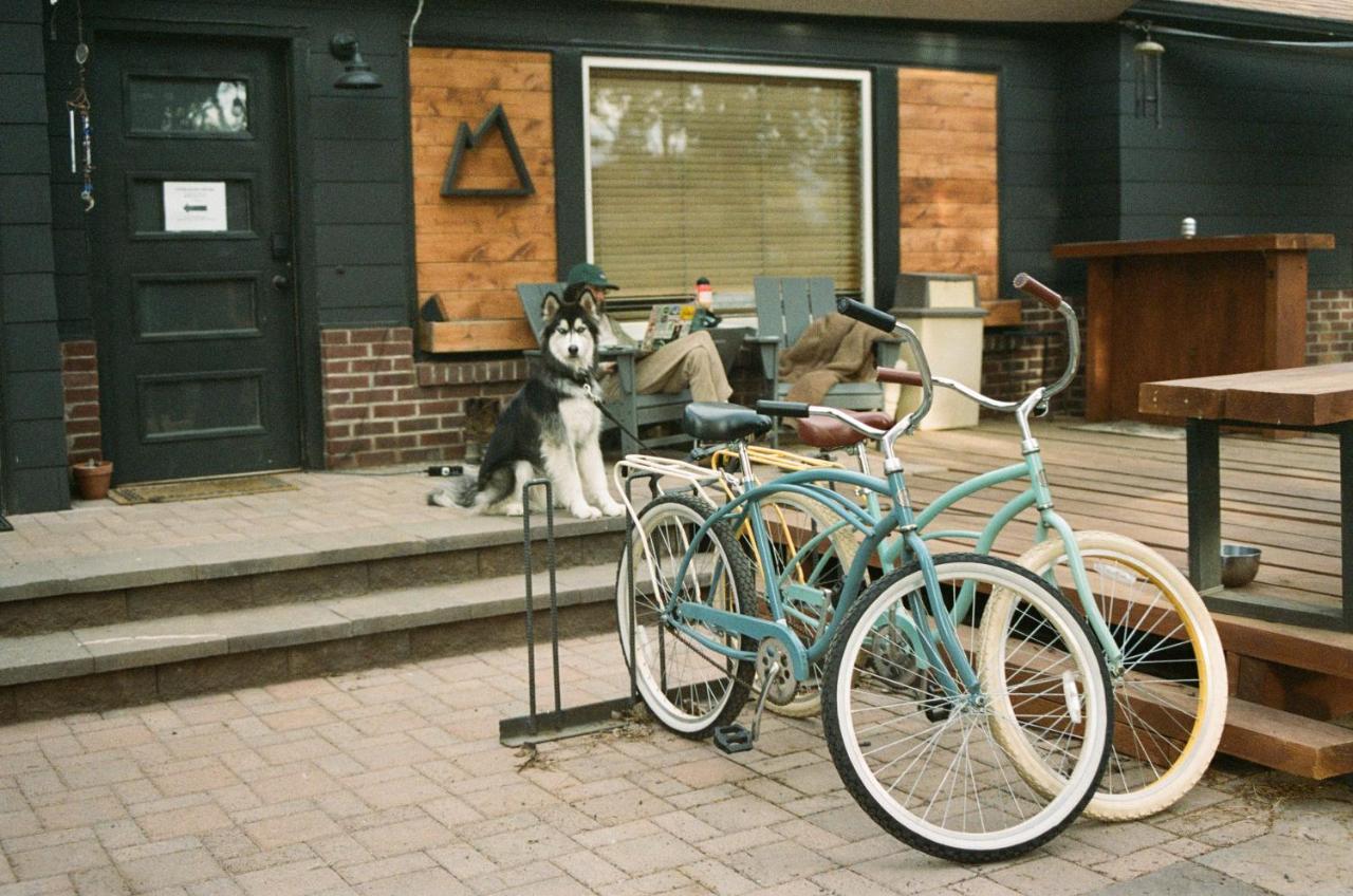 Left Coast Lodge - Pet Friendly シスターズ エクステリア 写真